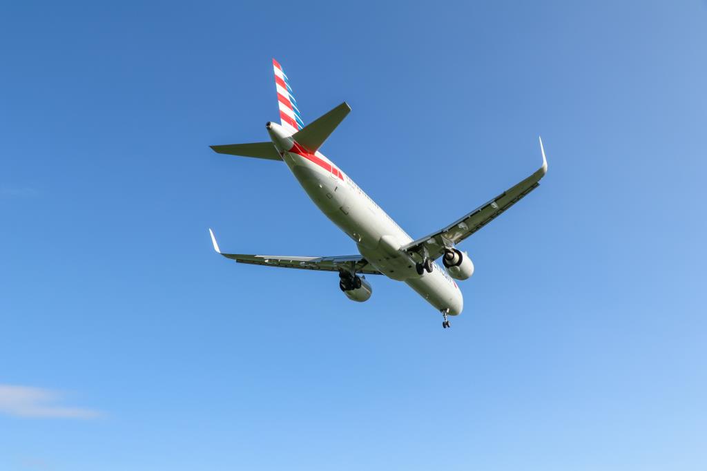 Photo of aircraft N410AN operated by American Airlines