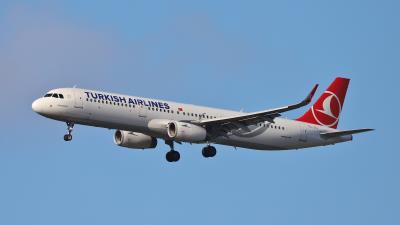 Image of aircraft registration TC-JTJ - A A321-231(WL) operated by Turkish Airlines