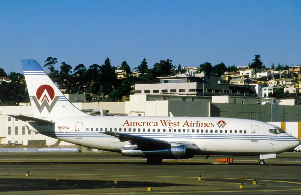 Photo of aircraft N147AW operated by America West Airlines