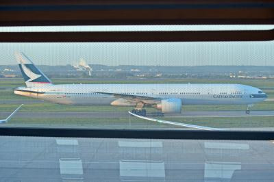 Image of aircraft registration B-KQH - A 777-367(ER) operated by Cathay Pacific Airways