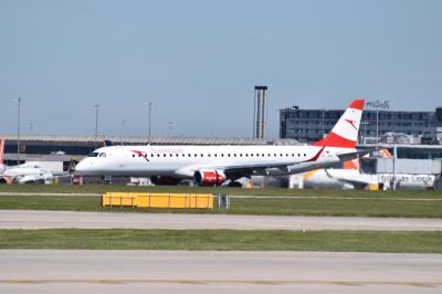 Image of aircraft registration OE-LWG - A ERJ-195LR (ERJ-190-200 LR) operated by Austrian Airlines