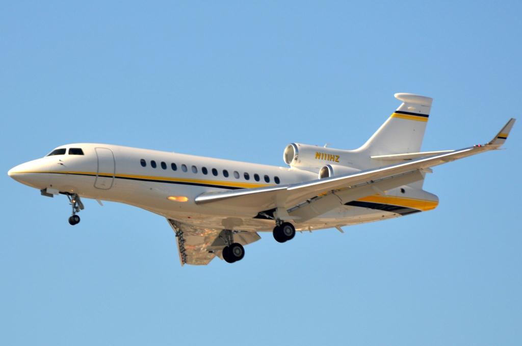 Photo of aircraft N111HZ operated by Hertz Corporation