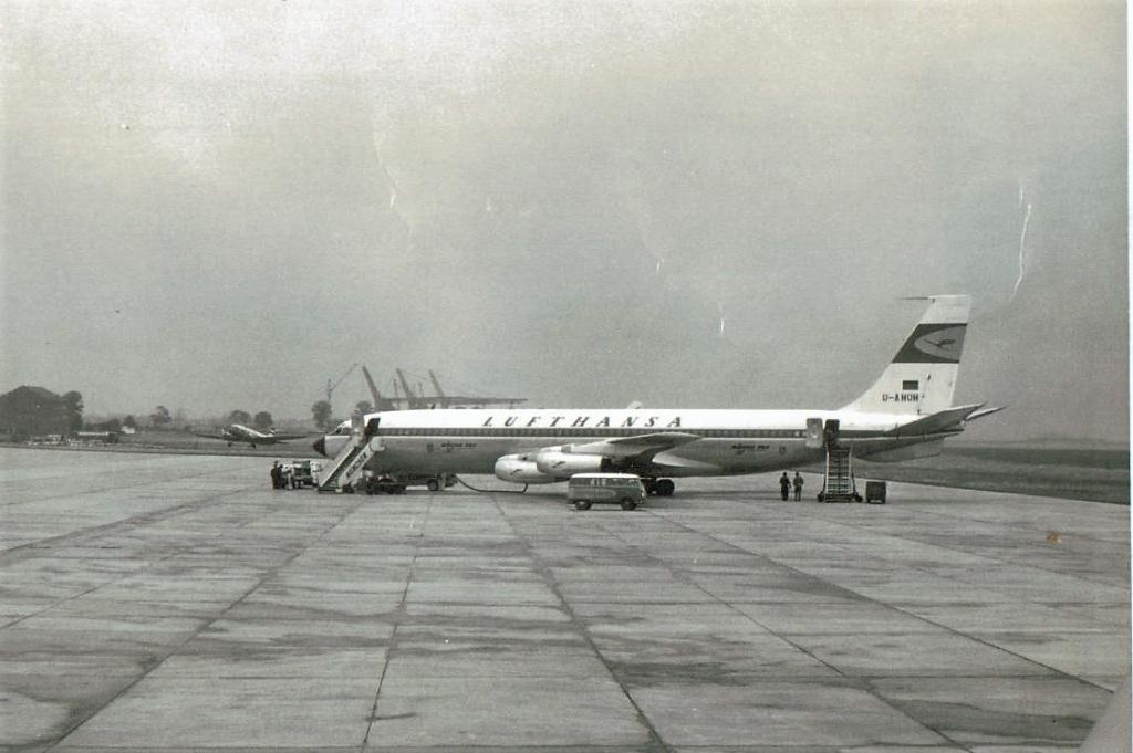 Photo of aircraft D-ABOH operated by Lufthansa