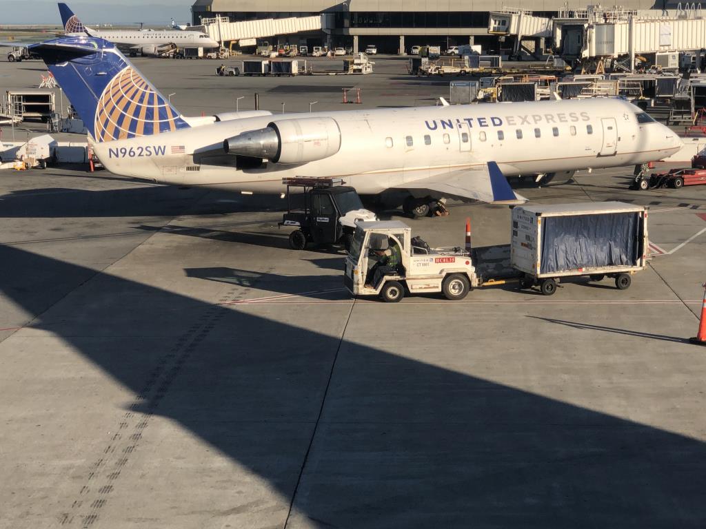 Photo of aircraft N962SW operated by SkyWest Airlines