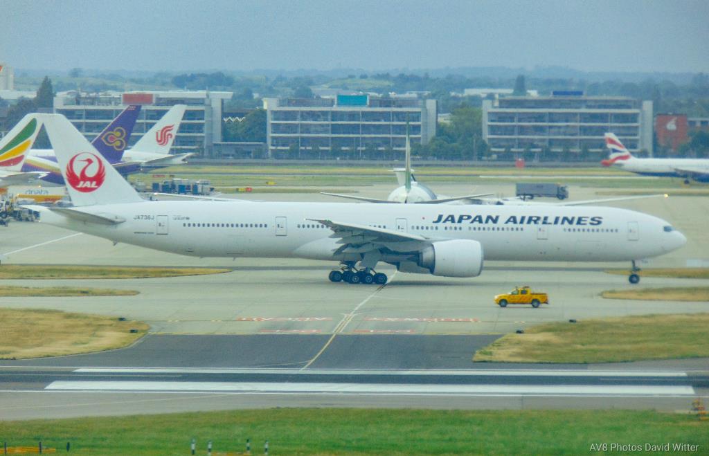Photo of aircraft JA736J operated by Japan Airlines