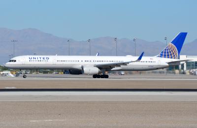 Photo of aircraft N57869 operated by United Airlines