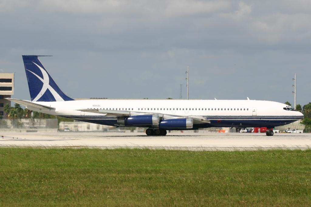 Photo of aircraft N88ZL operated by Lowa