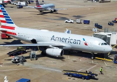 Photo of aircraft N673AW operated by American Airlines