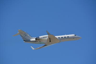 Photo of aircraft N218JE operated by Charter Rental LLC