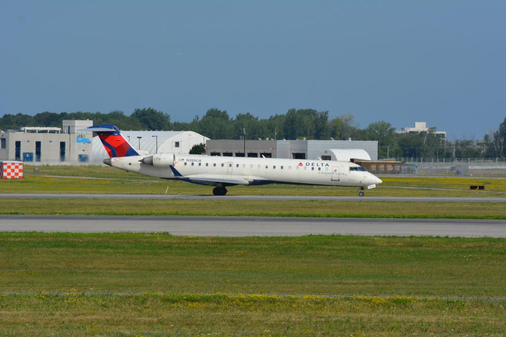 Photo of aircraft N355CA operated by GoJet Airlines