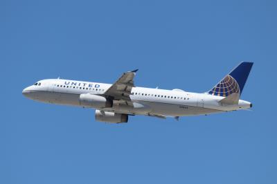 Photo of aircraft N401UA operated by United Airlines