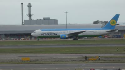 Photo of aircraft UK67006 operated by Uzbekistan Airways