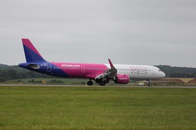 Photo of aircraft HA-LVB operated by Wizz Air