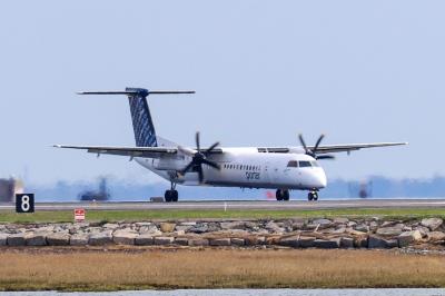 Photo of aircraft C-GKQE operated by Porter Airlines