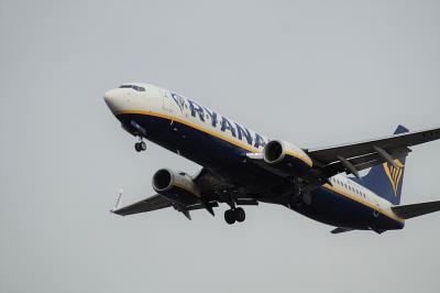Photo of aircraft EI-FIY operated by Ryanair