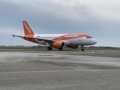 Photo of aircraft OE-LVH operated by easyJet Europe