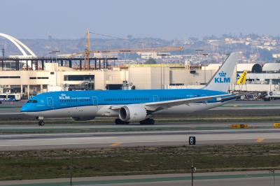 Image of aircraft registration PH-BHC - A 787-9 Dreamliner operated by KLM Royal Dutch Airlines