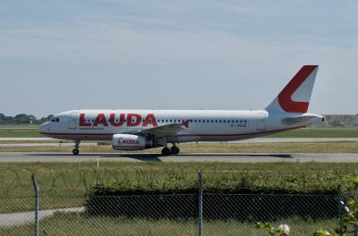 Photo of aircraft OE-LMB operated by LaudaMotion