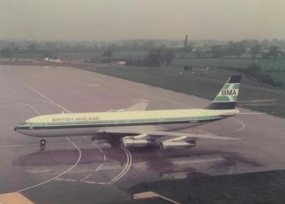 Photo of aircraft G-BMAZ operated by British Midland Airways