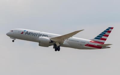 Photo of aircraft N882BL operated by American Airlines