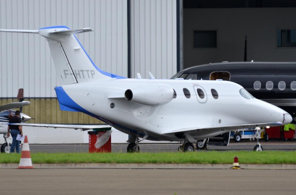 Photo of aircraft F-HTTP operated by Aztlan Aviation SARL