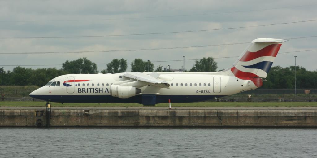 Photo of aircraft G-BZAU operated by BA Cityflyer