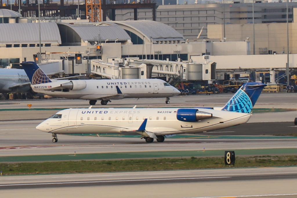 Photo of aircraft N433SW operated by SkyWest Airlines