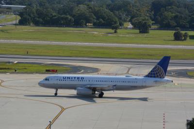 Photo of aircraft N470UA operated by United Airlines