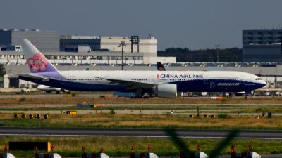 Photo of aircraft B-18007 operated by China Airlines