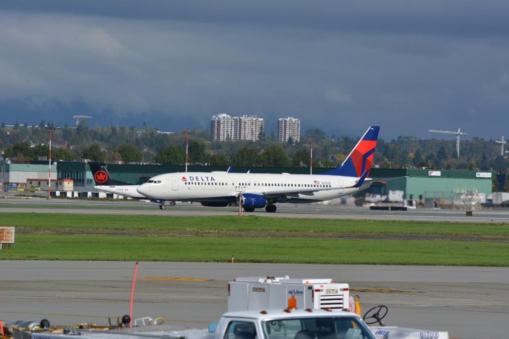 Photo of aircraft N3751B operated by Delta Air Lines