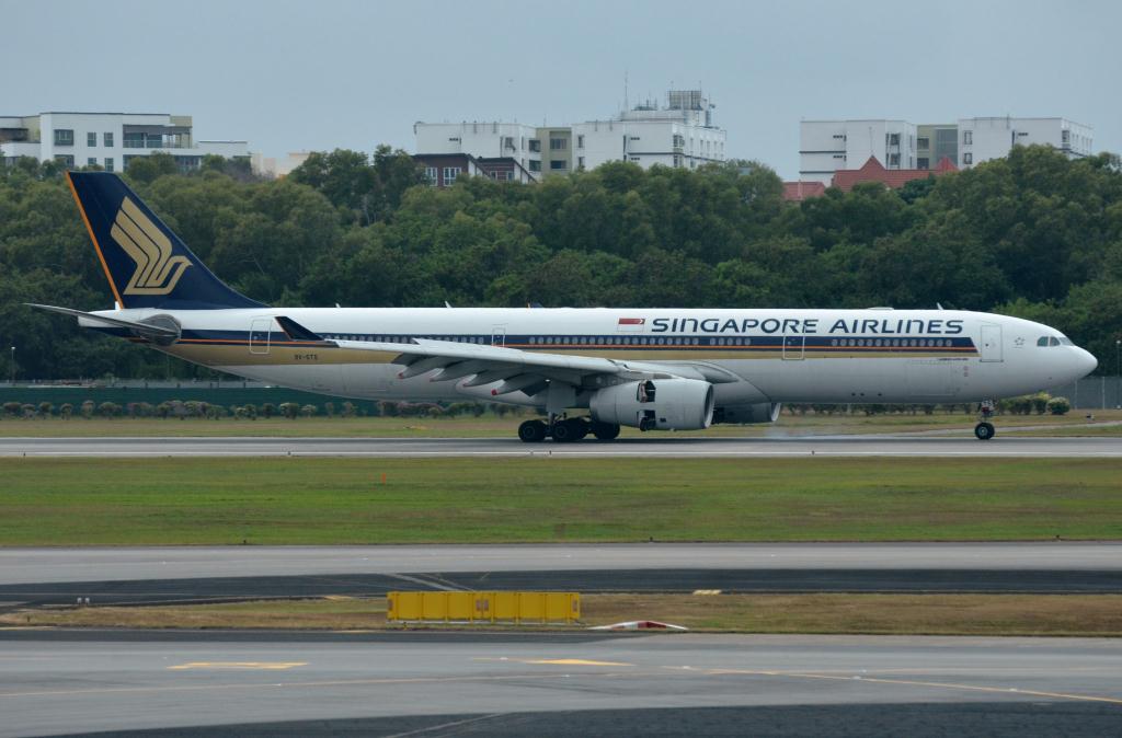 Photo of aircraft 9V-STS operated by Singapore Airlines