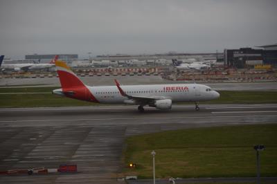 Image of aircraft registration EC-LXQ - A A320-216(WL) operated by Iberia