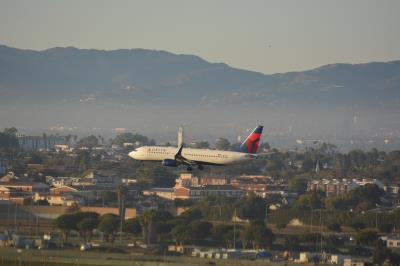 Photo of aircraft N3738B operated by Delta Air Lines