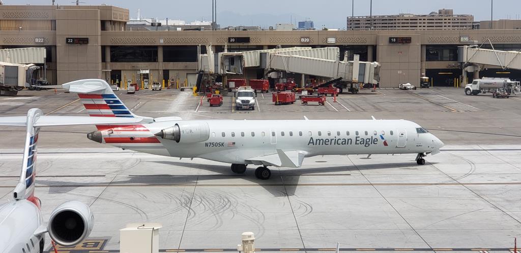 Photo of aircraft N750SK operated by United Express