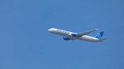 Photo of aircraft N76062 operated by United Airlines