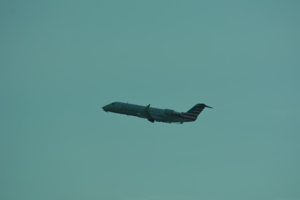 Photo of aircraft N466AW operated by Air Wisconsin