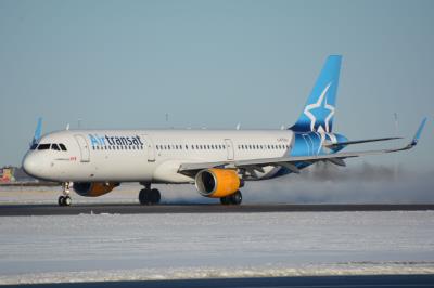 Photo of aircraft C-FTXU operated by Air Transat