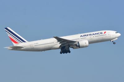 Photo of aircraft F-GSPV operated by Air France
