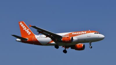 Photo of aircraft OE-LQU operated by easyJet Europe