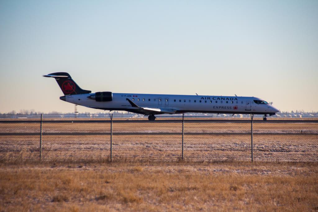 Photo of aircraft C-FJZN operated by Air Canada Express