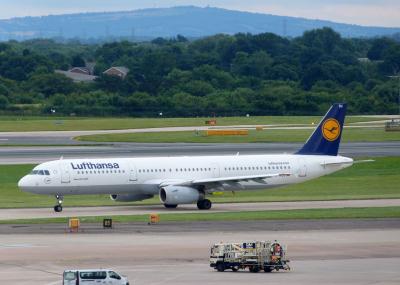 Photo of aircraft D-AIDU operated by Lufthansa