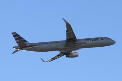 Photo of aircraft N135NN operated by American Airlines