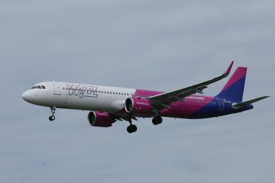 Photo of aircraft HA-LVM operated by Wizz Air