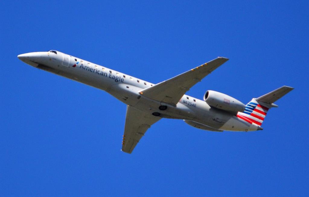 Photo of aircraft N625AE operated by American Eagle