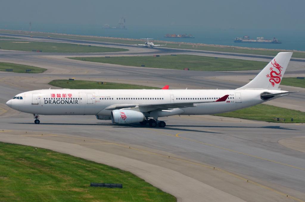 Photo of aircraft B-HLA operated by Dragonair