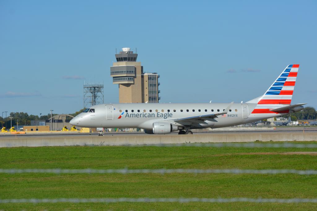 Photo of aircraft N412YX operated by American Eagle