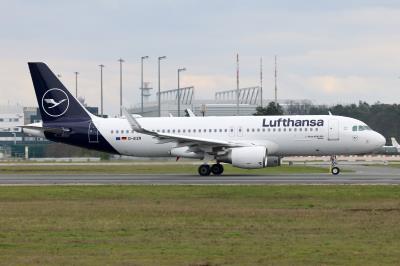 Photo of aircraft D-AIZR operated by Lufthansa