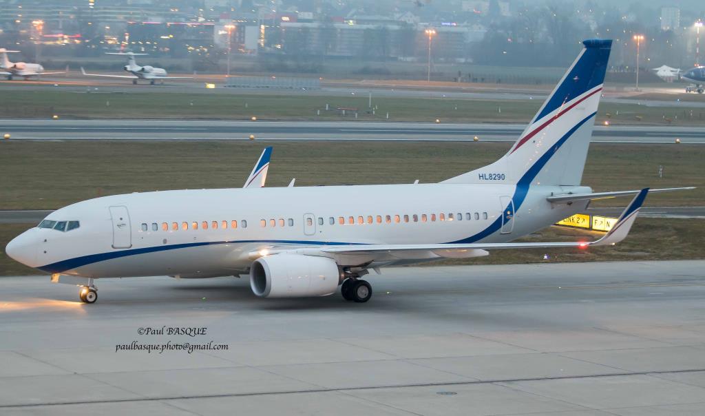 Photo of aircraft HL8290 operated by Hyundai