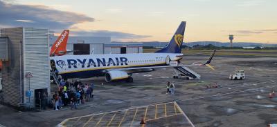 Photo of aircraft EI-EKH operated by Ryanair