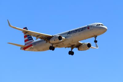 Photo of aircraft N930AU operated by American Airlines